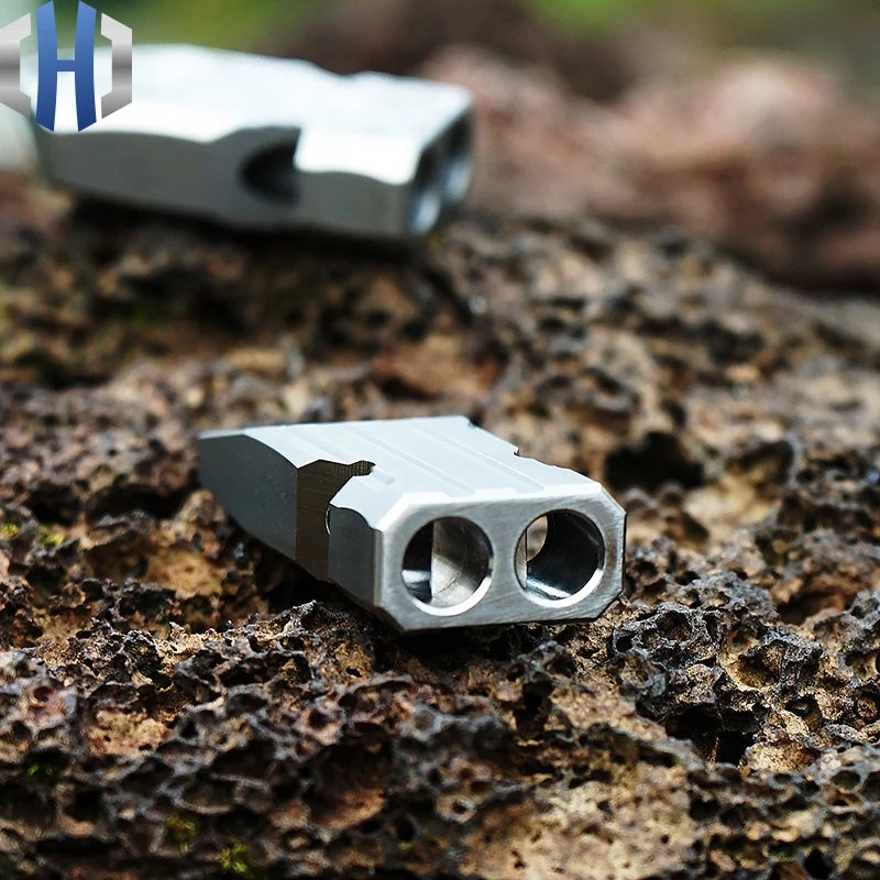 Titanyum Alaşım Survival Whistle Rescue Düdük Metal Tiz Vahşi Açık Hava Hayatta Kalma Ekipmanı