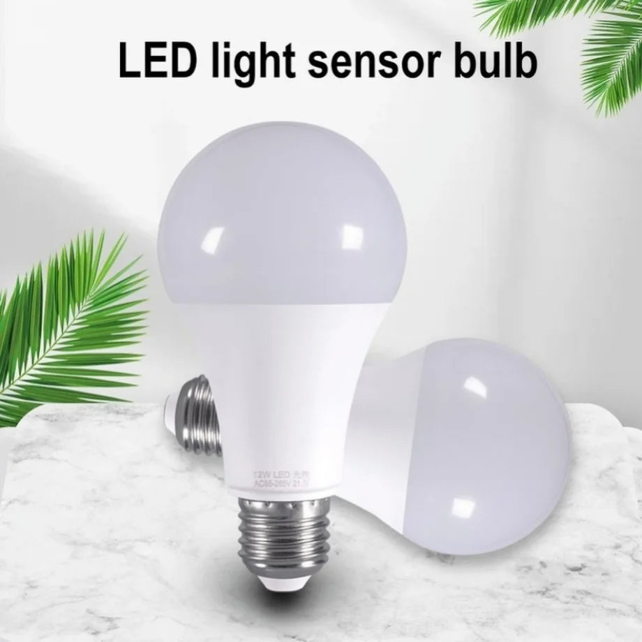 YzzKoo LED Dusk to Dawn Sensor Light Bulb - Auto ON/OFF - Various Wattages - Warm White - E27 Base