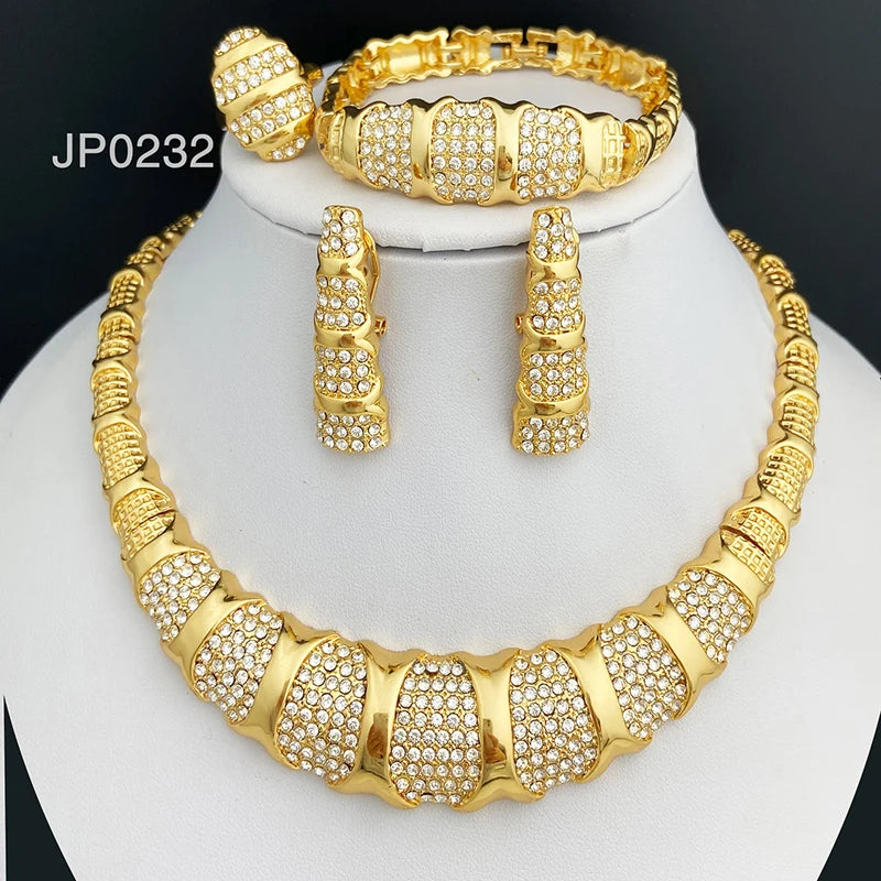 Elegant 18 carats bijoux à l'or à l'or ensemble pour les femmes - collier, boucles d'oreilles, bracelet et anneau