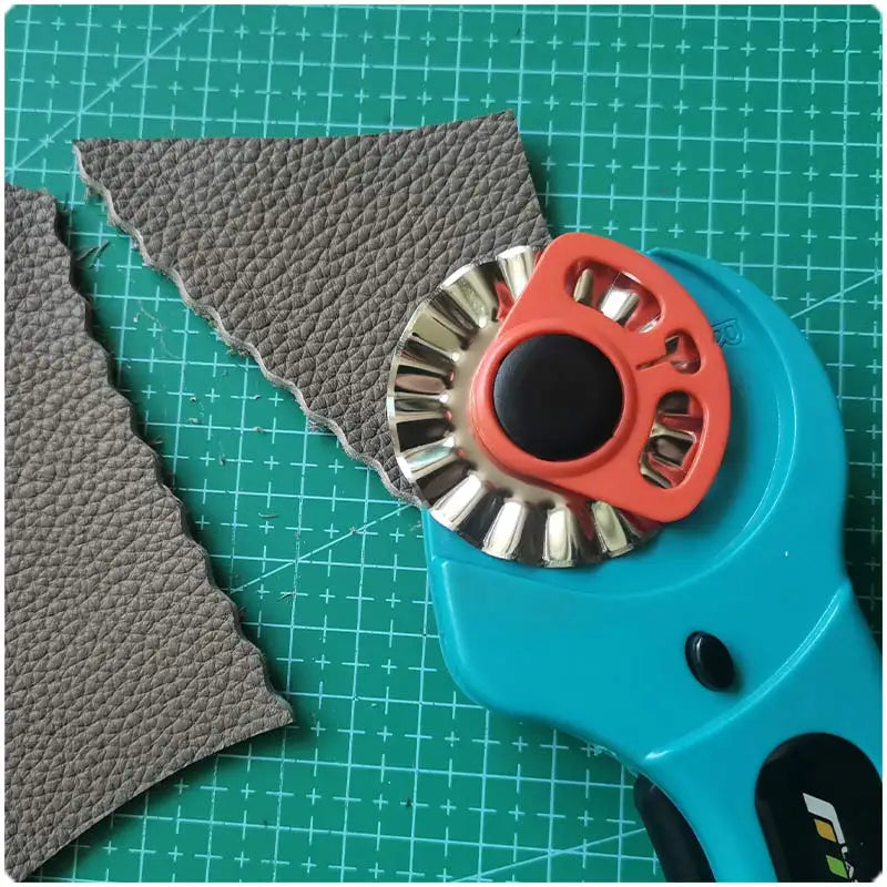 FT145 Rotary Cutter R45mm Patchwork Roller Easy Tearing Cutting Tools for Cloth Leather Paper Ticket Soft Sheet