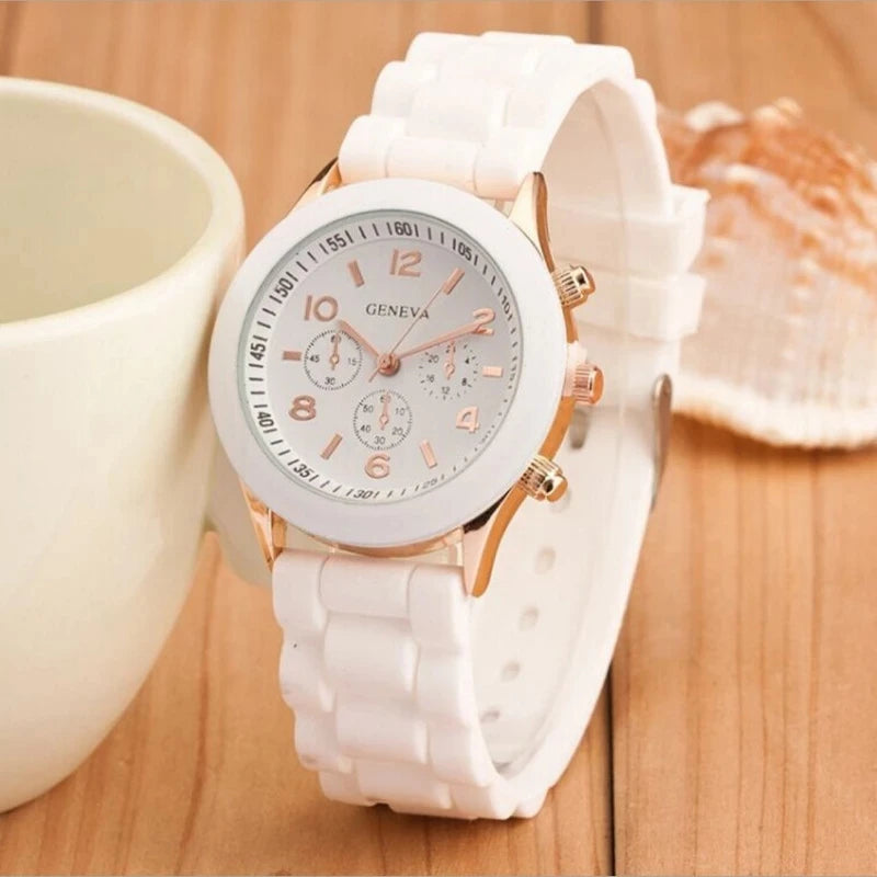 Fashion Quartz Watch for Women with White Silicone Band